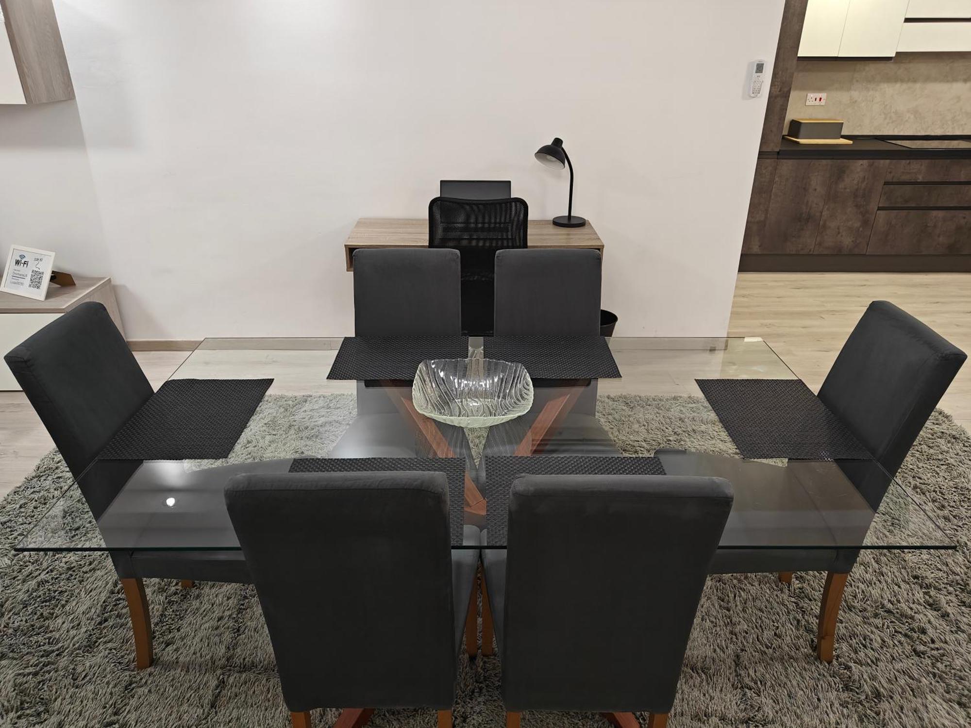 Modern Apartment With Large Outdoor Area - Sleeps 7, Close To Malta International Airport 卢加 外观 照片